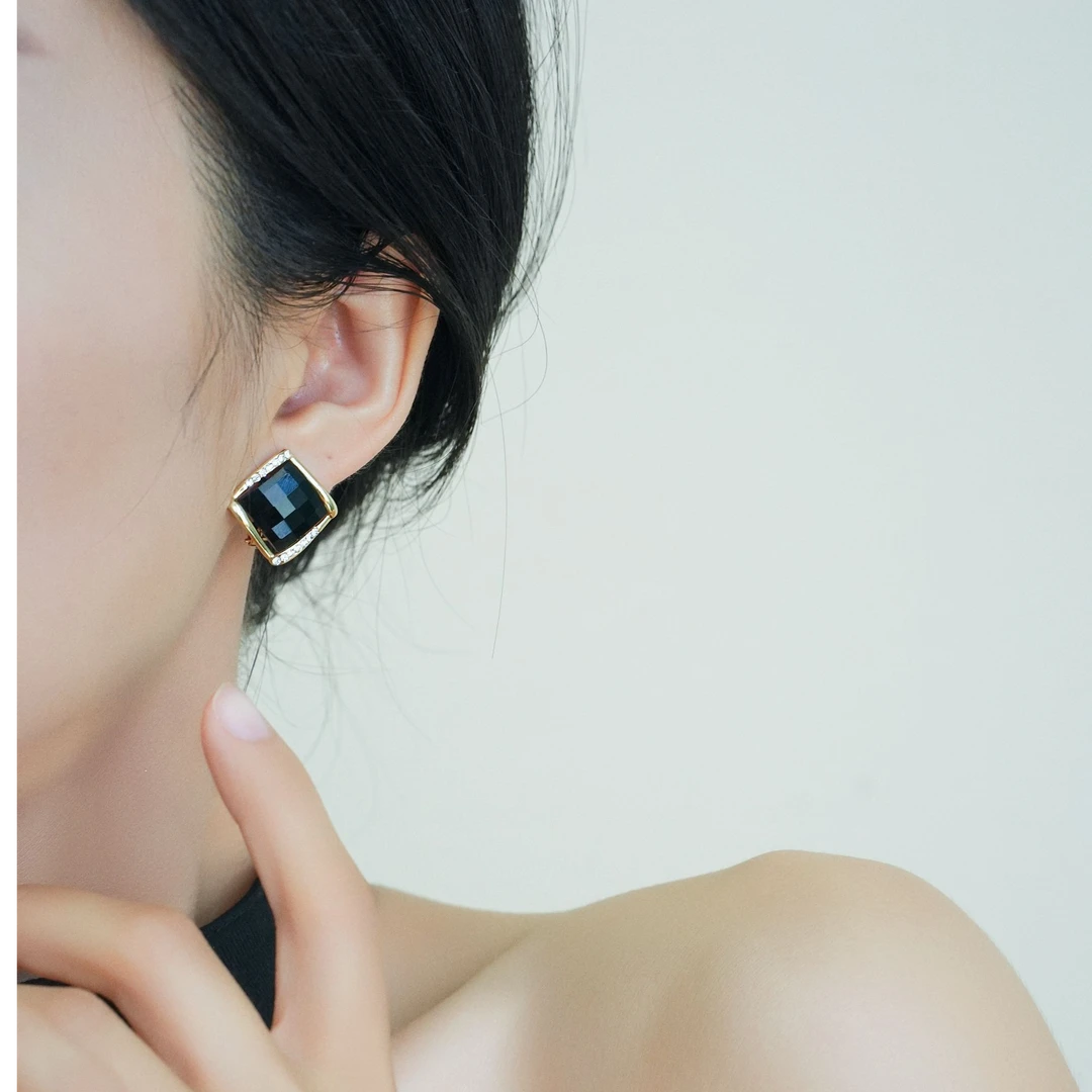 铜合金耳饰 黑色菱形耳钉新款潮适合春夏的耳环轻奢高级感百搭