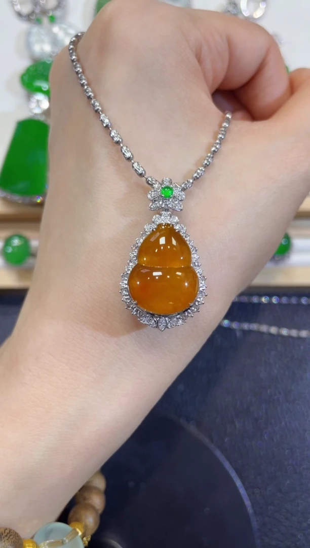 吊坠(不含链)18K金镶嵌翡翠团购1