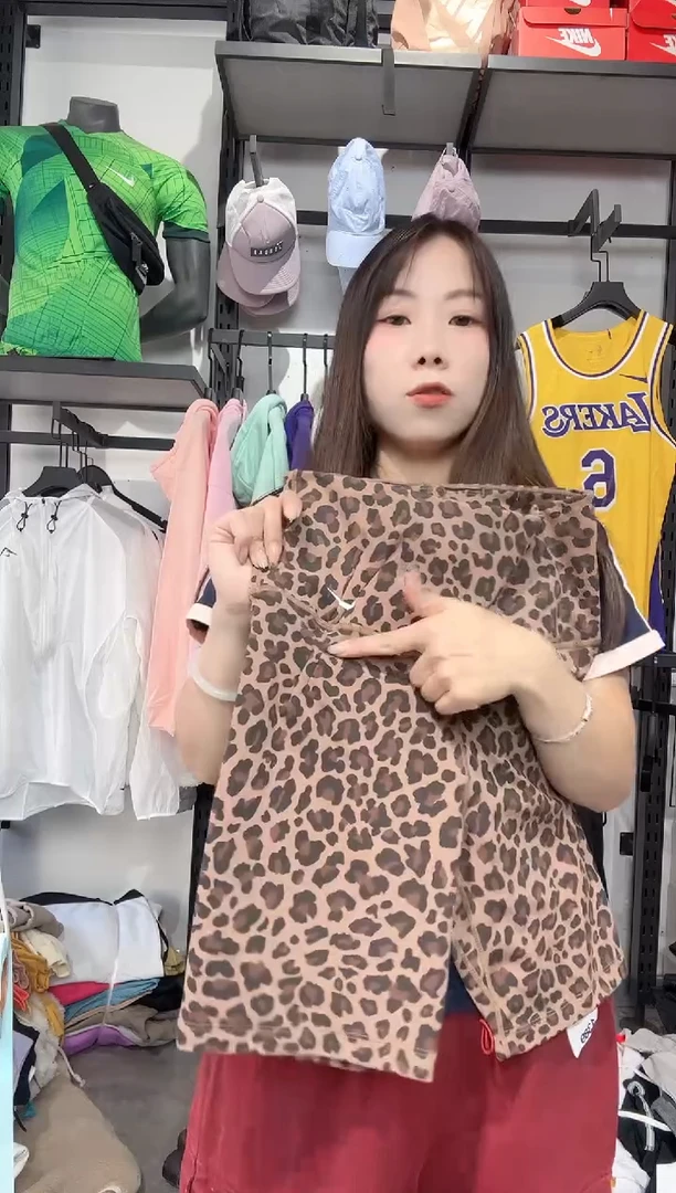 1365  编码 瑕疵款直播间过款为准 尺码 M
