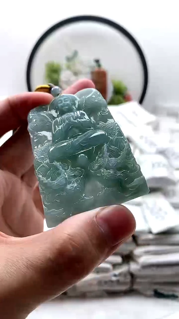颈饰未镶嵌翡翠大日如来