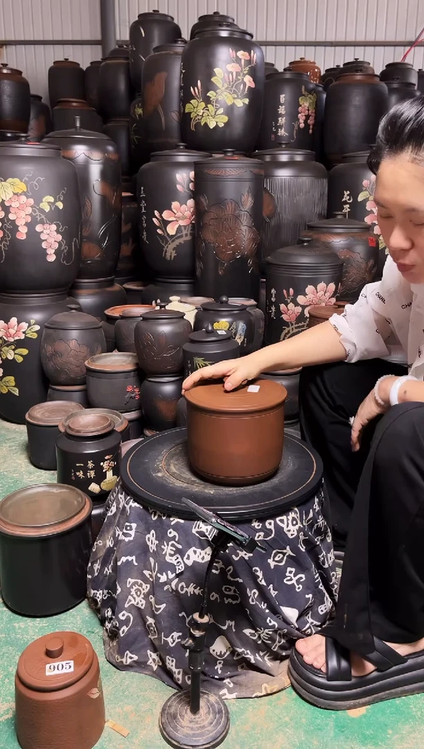 罐瑕疵茶叶罐 古铜色小五饼 025