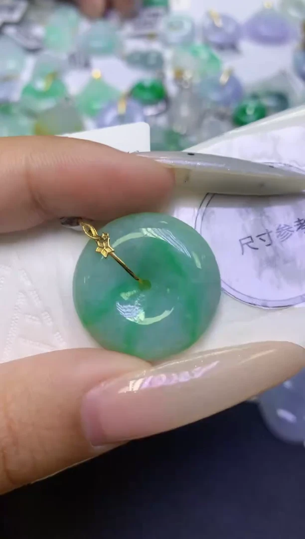 颈饰18K金镶嵌翡翠天然缅甸翡翠A货百元以上9元证书费自理