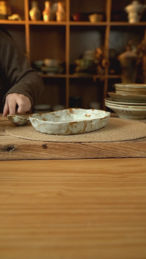 粉影系列的9英寸手捏椭圆深盘1个