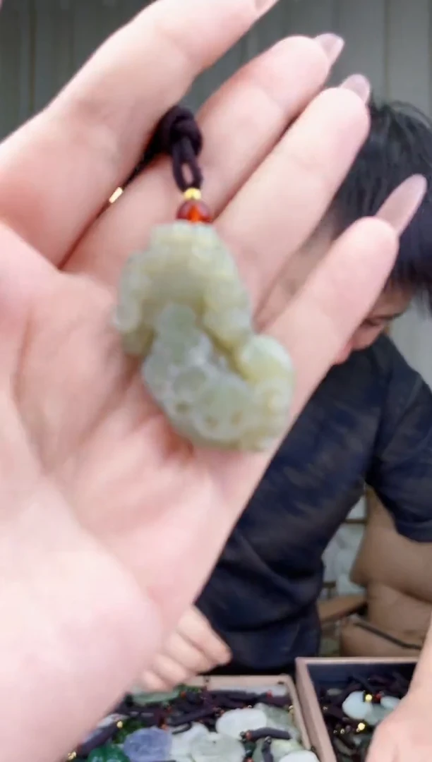 和田玉未镶嵌挂件拍一发一，多样性发货！