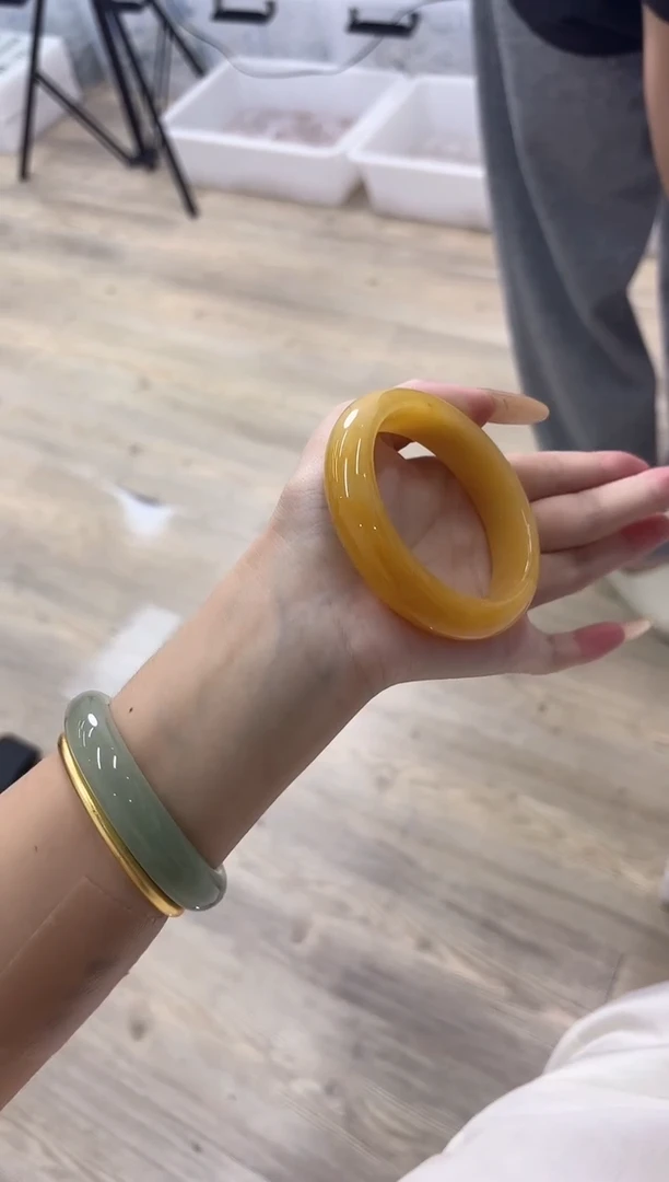 未镶嵌手镯石英质玉94-HU