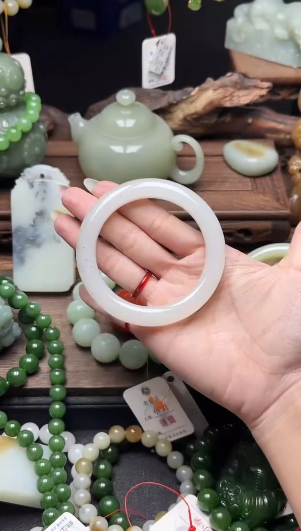 和田玉手镯未镶嵌新疆黑山 57圈暗裂