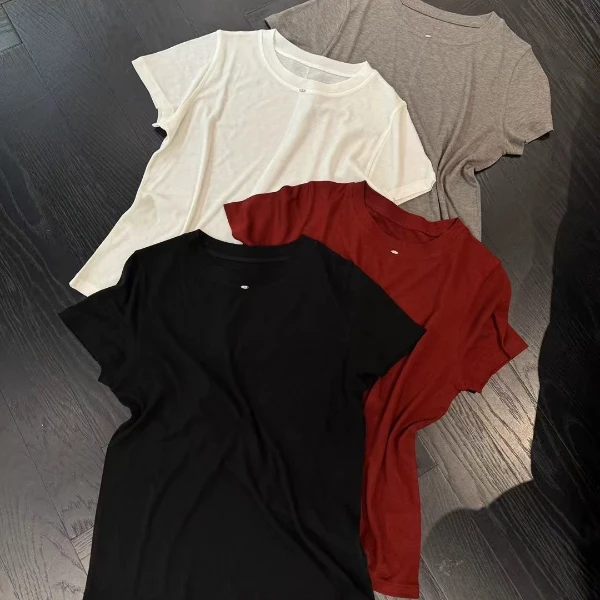 【红红家】春季新款欧货柔软舒适圆领短袖T恤百搭上衣纯色