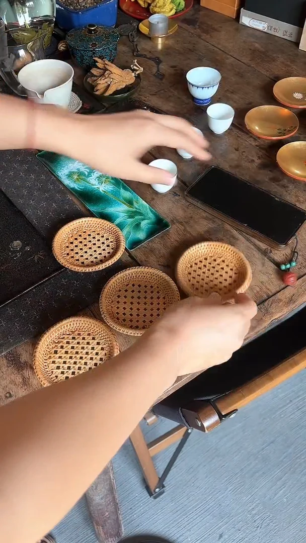23.一套四片