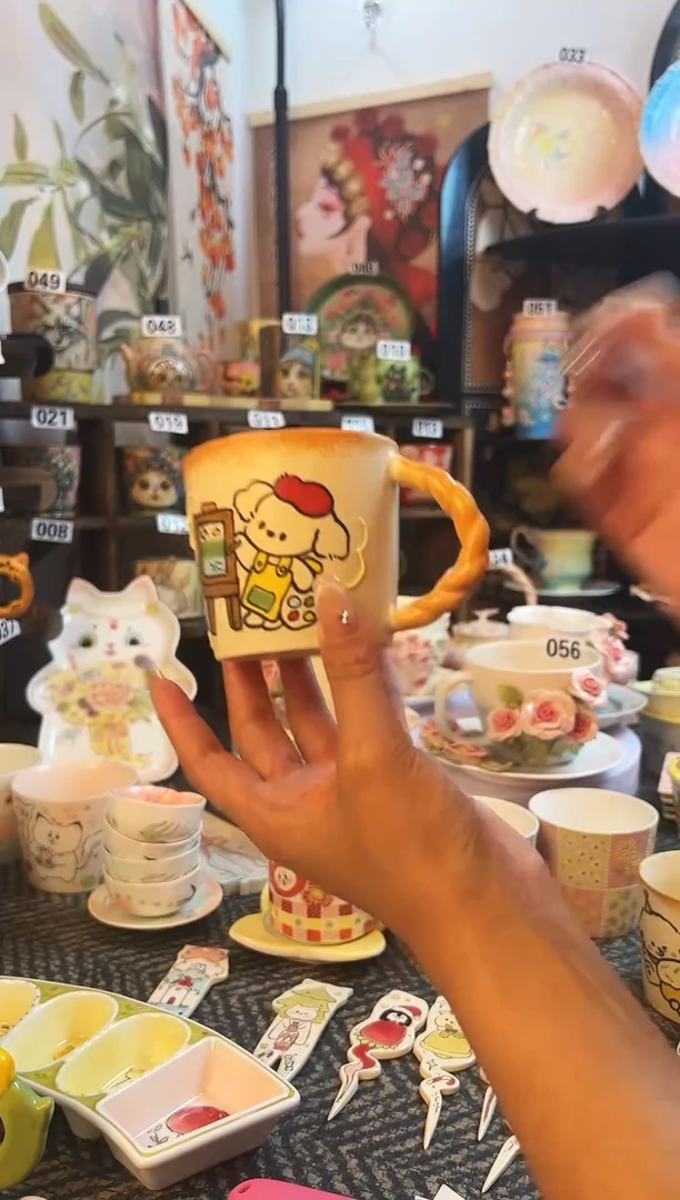 景德镇设计款手绘杯杯