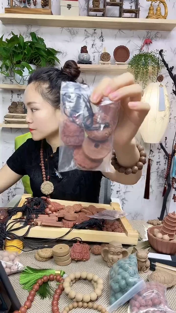 泥塑教*红麝牌子组合