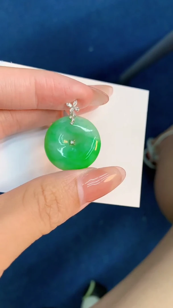 翡翠18K金镶嵌颈饰           1