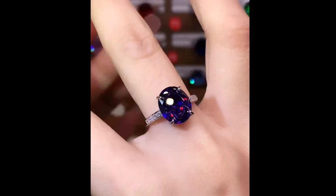 925银戒指  925银戒指 大克拉 精致小蛮腰镶嵌深紫色戒指05010