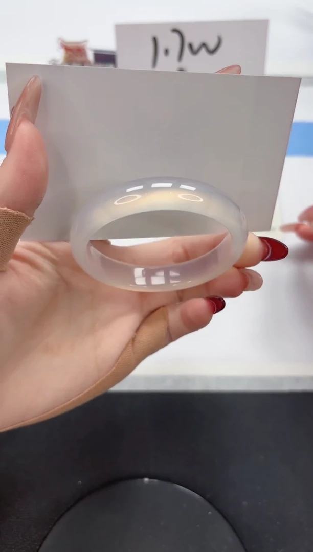 【闪购商品】石英质玉手镯未镶嵌A37-52.3