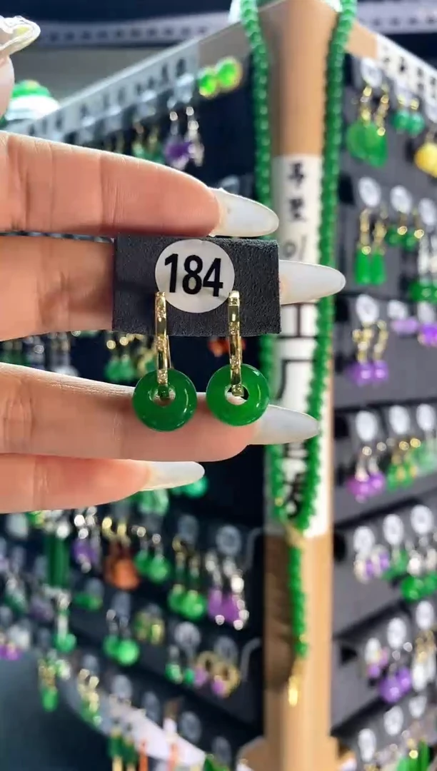 【闪购商品】翡翠颈饰银S925镶嵌184...