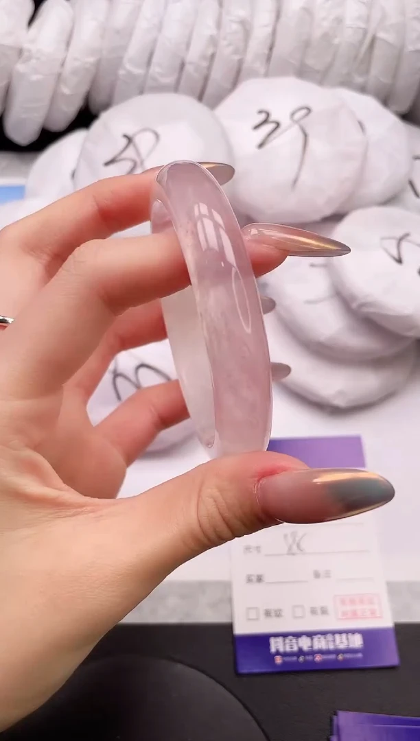 【闪购商品】石英质玉手镯未镶嵌17K81-58