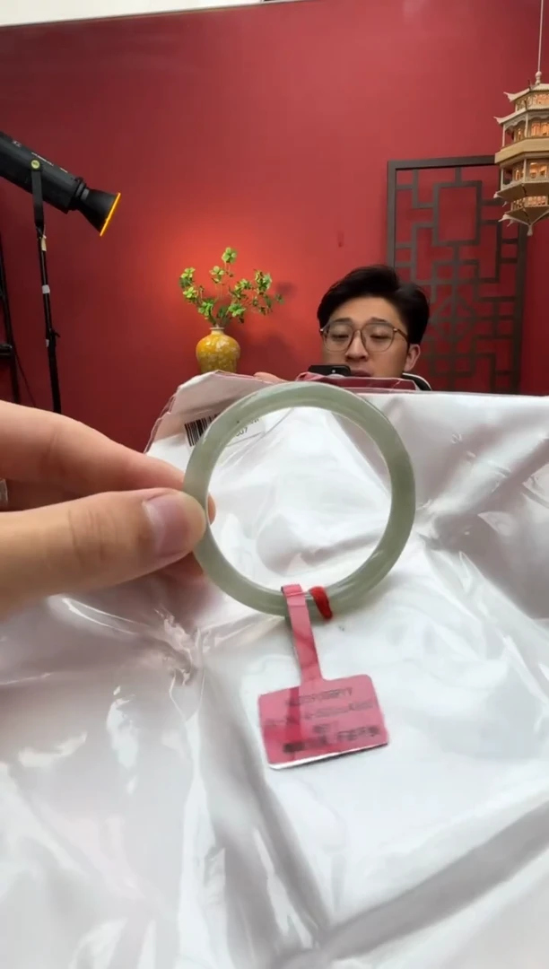 未镶嵌手镯（圆镯）翡翠翡翠手镯12