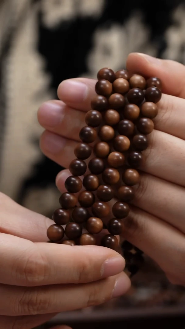 檀香木手串/手链筱*?老山檀香0.8圆珠多圈108颗供奉留疤