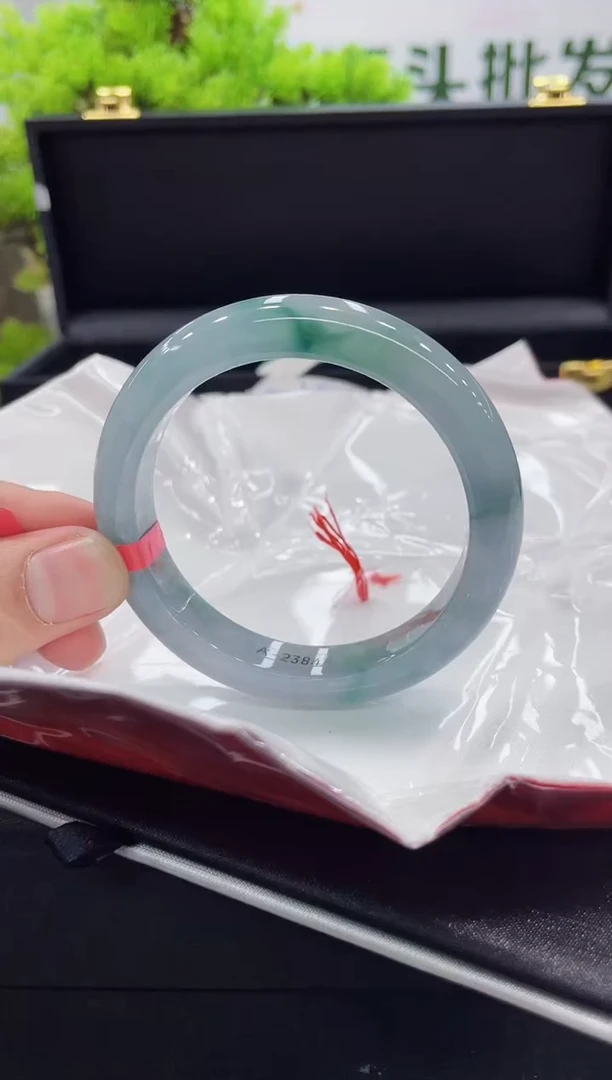 【闪购商品】翡翠手镯未镶嵌手镯