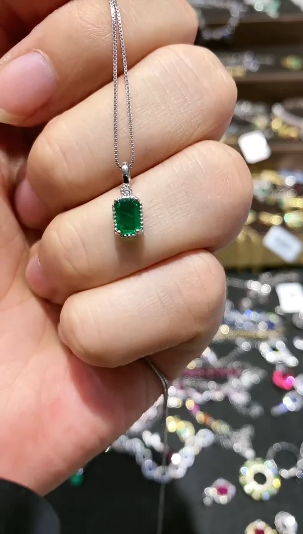 【闪购商品】祖母绿颈饰银S925镶嵌吊坠