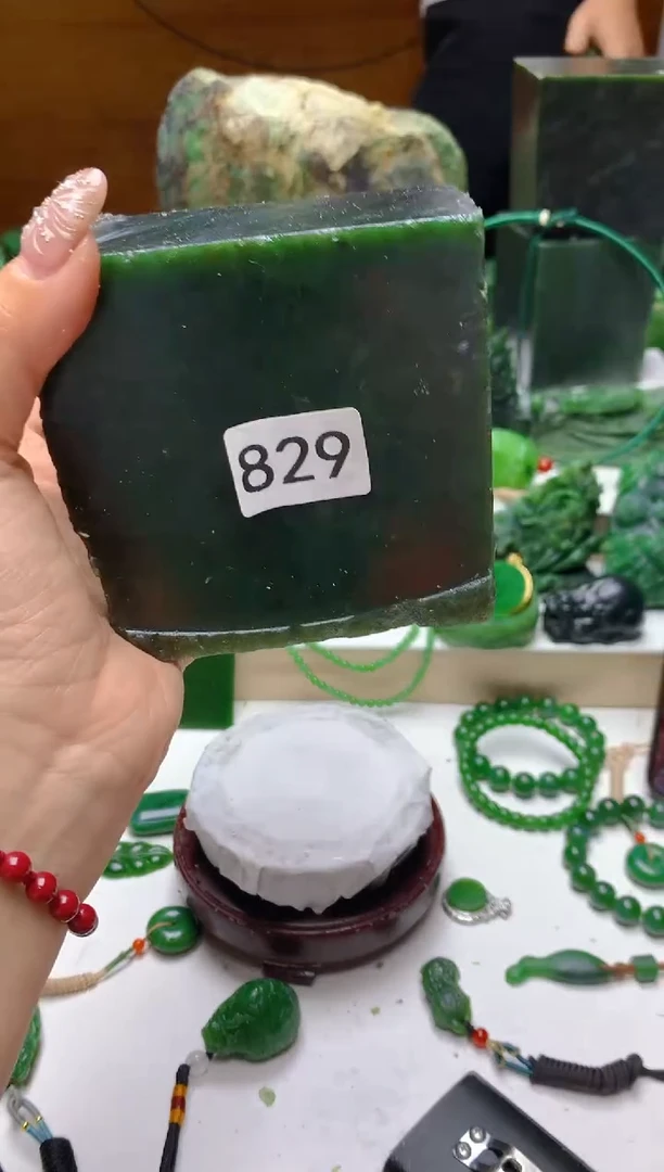 未镶嵌和田玉（碧玉）珠宝半成品1