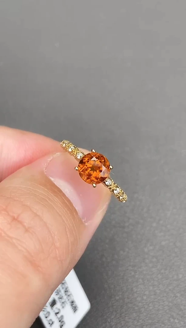 18K金镶嵌戒指石榴石（芬达石）1.0ct以上/多样性发货