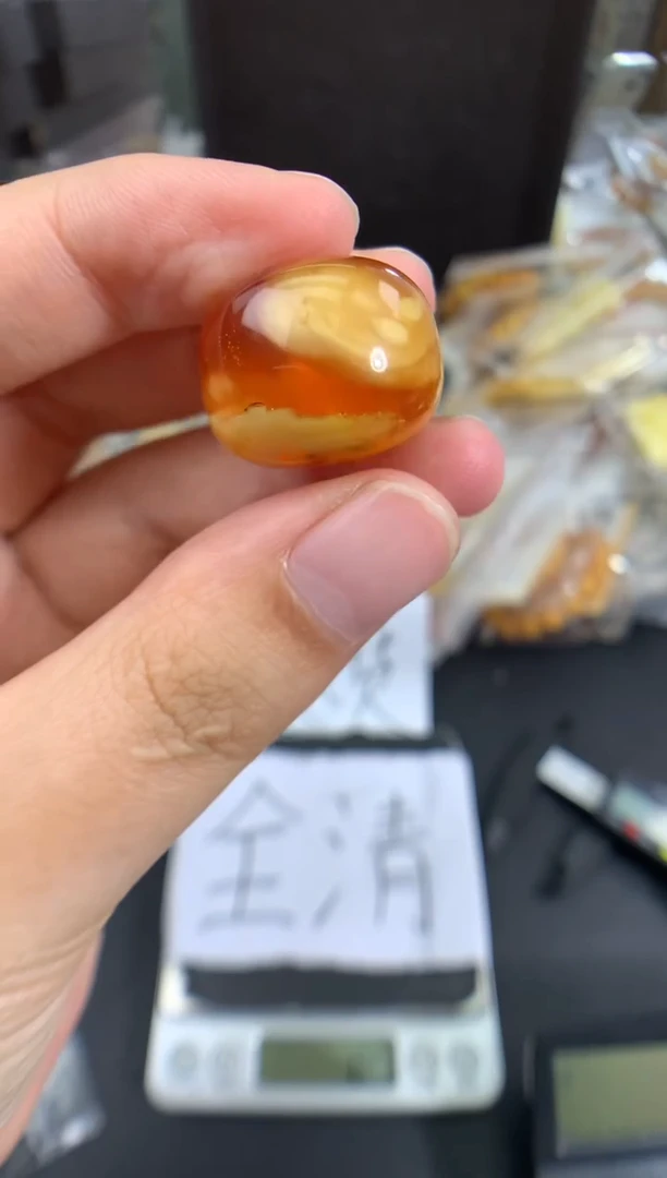 琥珀未镶嵌珠宝奇石1