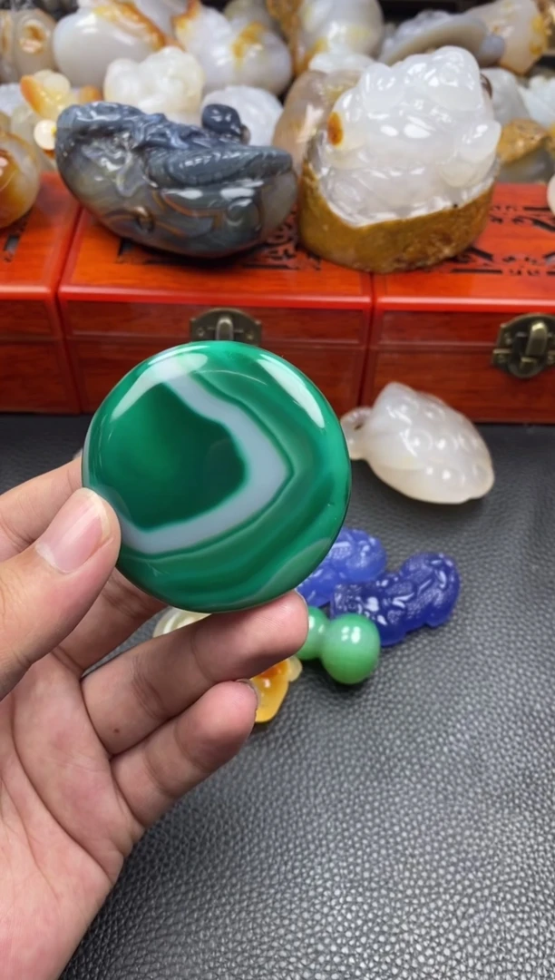 玛瑙/玉髓挂件未镶嵌1