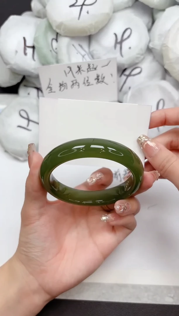 未镶嵌手镯石英质玉52-60.1