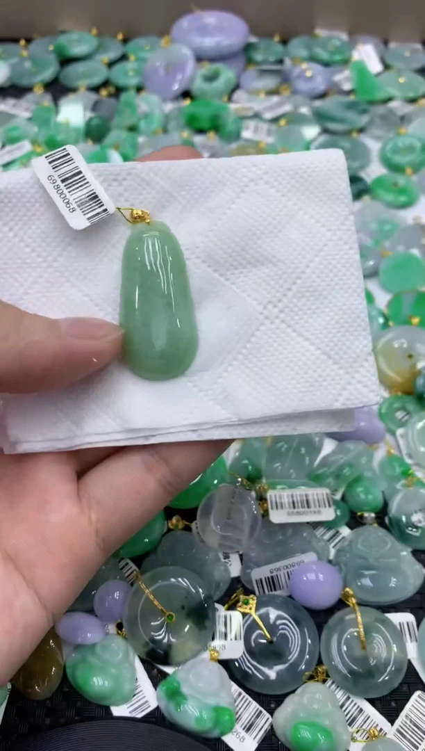 颈饰未镶嵌翡翠天然缅甸翡翠A货