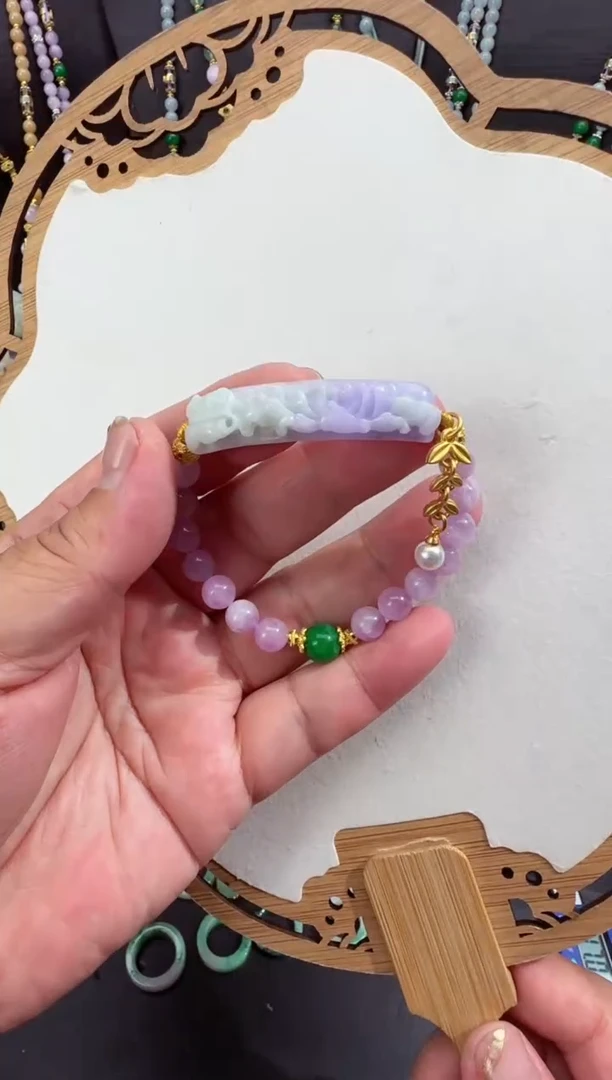 翡翠未镶嵌颈饰手牌