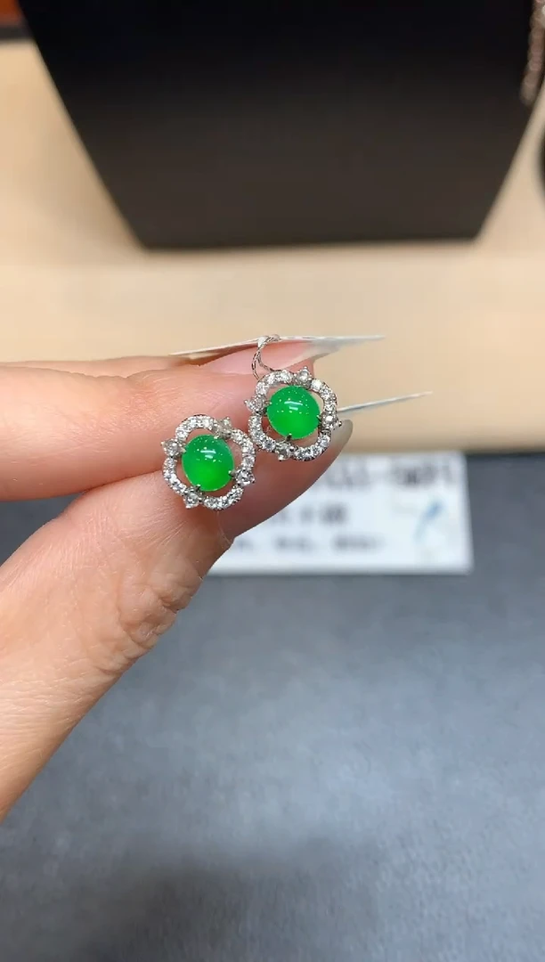 18K金镶嵌翡翠耳饰蛋面【无服务费