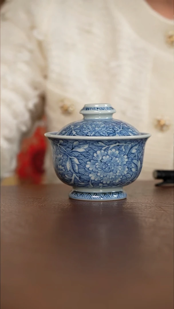 元青花海水牡丹纹盖碗