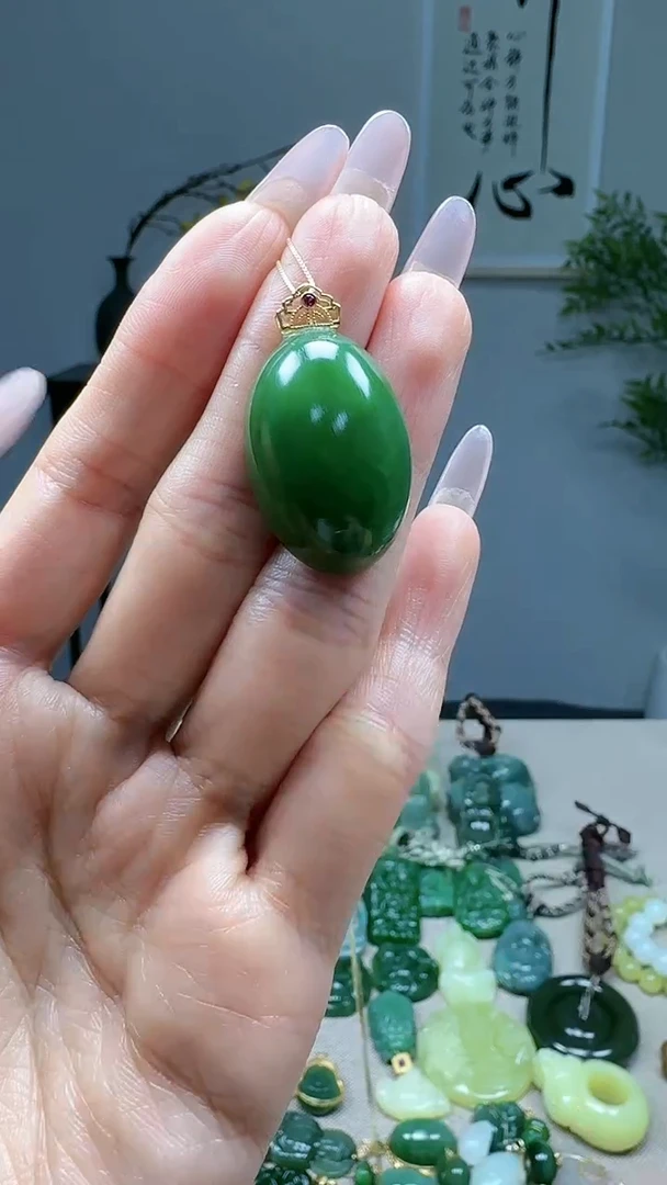 吊坠(不含链)18K金镶嵌和田玉1