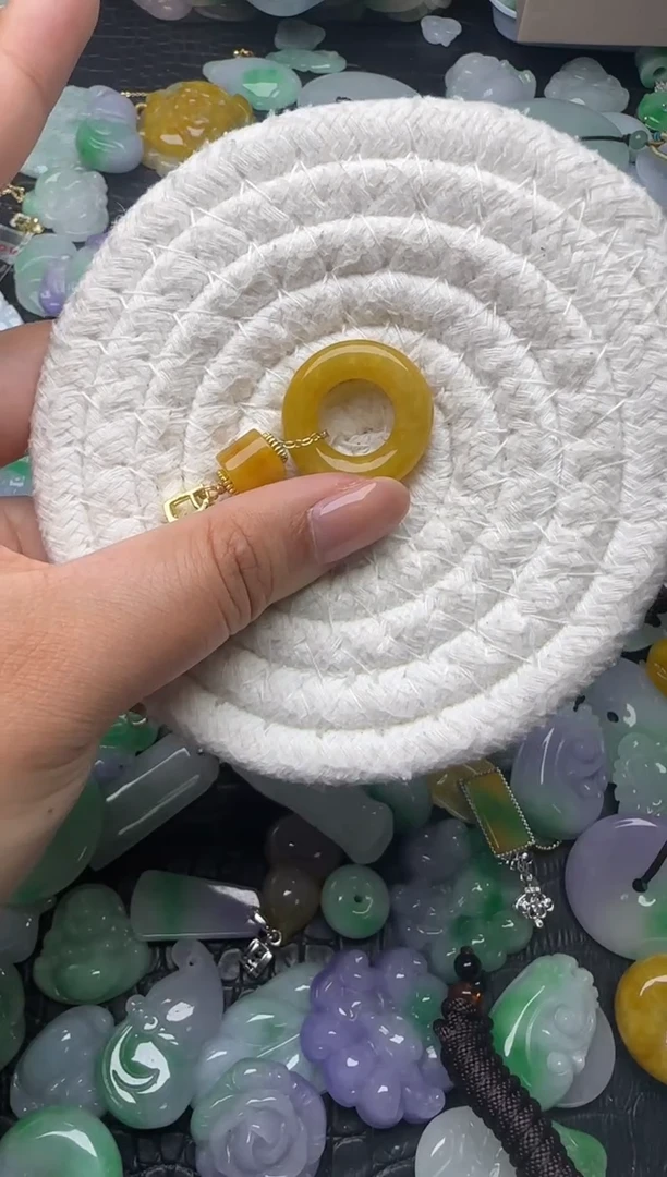 颈饰未镶嵌翡翠缅甸翡翠吊坠