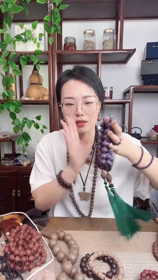 泥塑九紫东方的手持