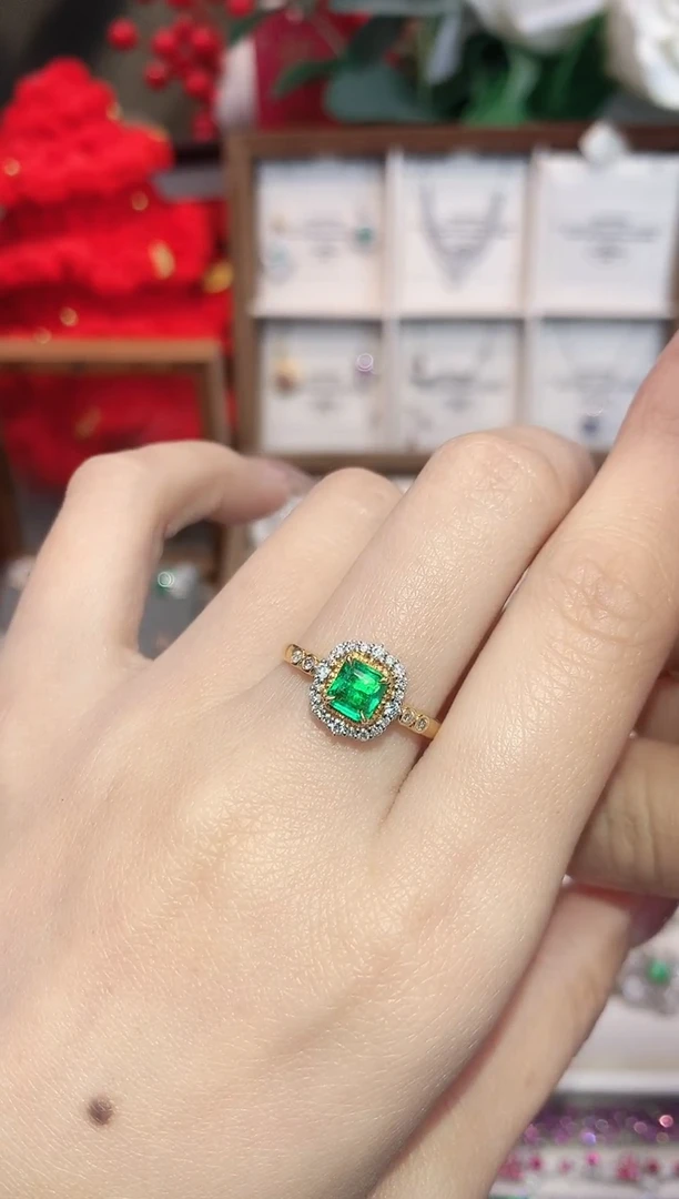 18K金镶嵌戒指祖母绿0.55ct/天然宝石/七天无理由