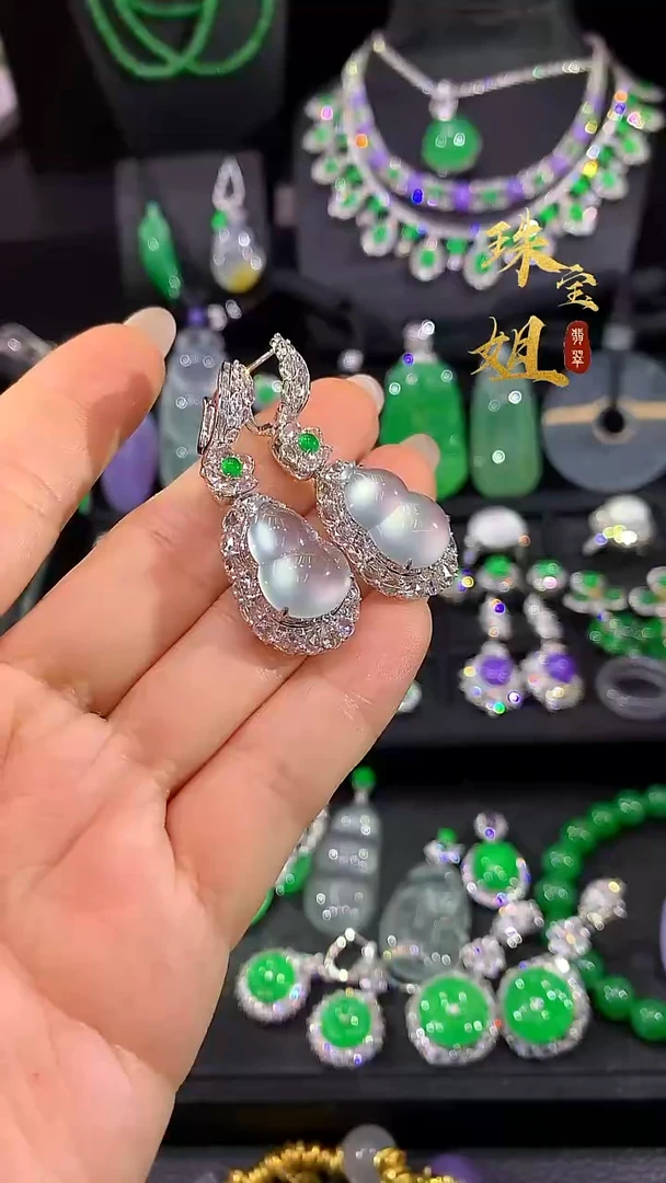 18K金镶嵌翡翠耳饰耳饰