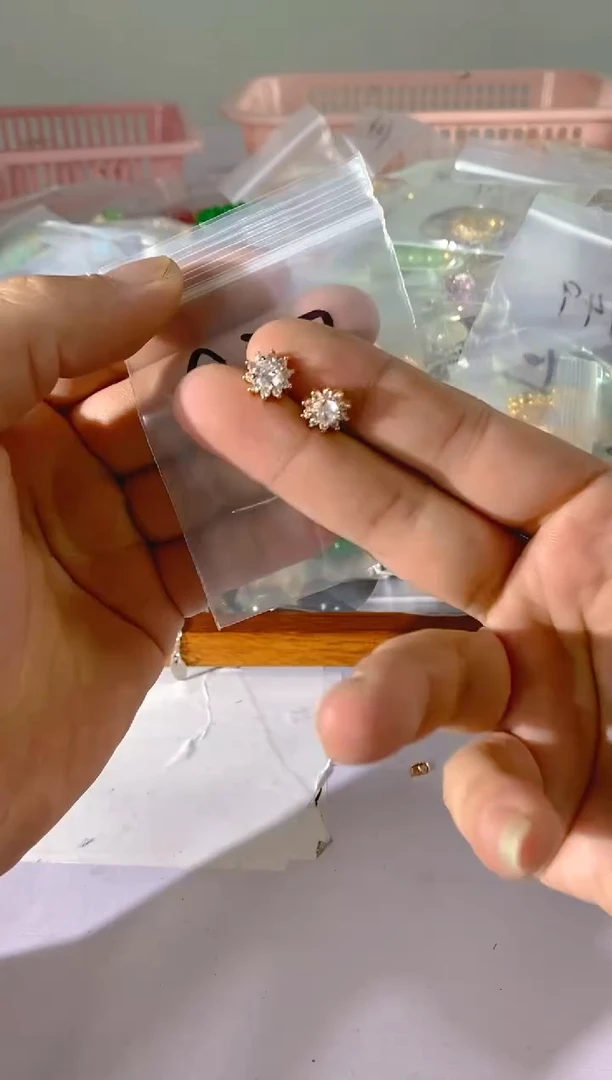 【闪购商品】水晶颈饰银S925镶嵌977红宝，蓝宝，多样性发一件赠链