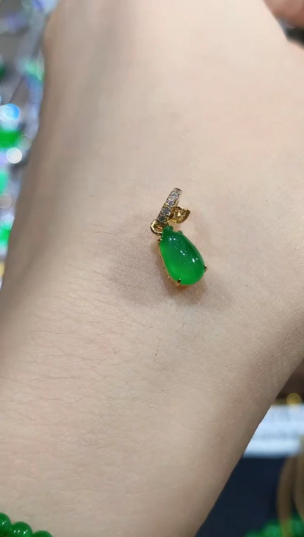 吊坠(不含链)18K金镶嵌翡翠B10