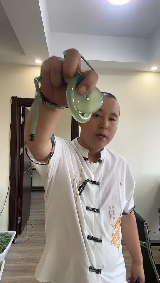 蛇纹石玉未镶嵌颈饰冰料平安扣