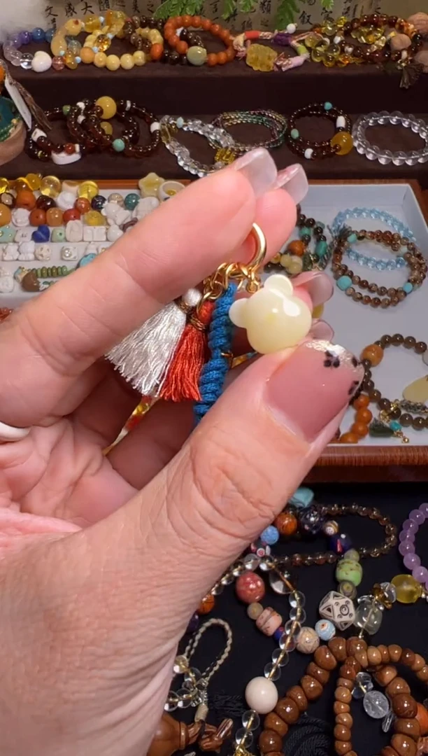 孤品蜜蜜小熊蓝白小提溜