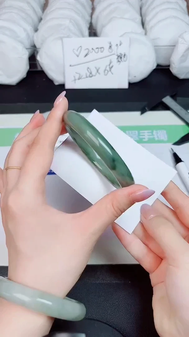 石英质玉手镯未镶嵌20-60.4