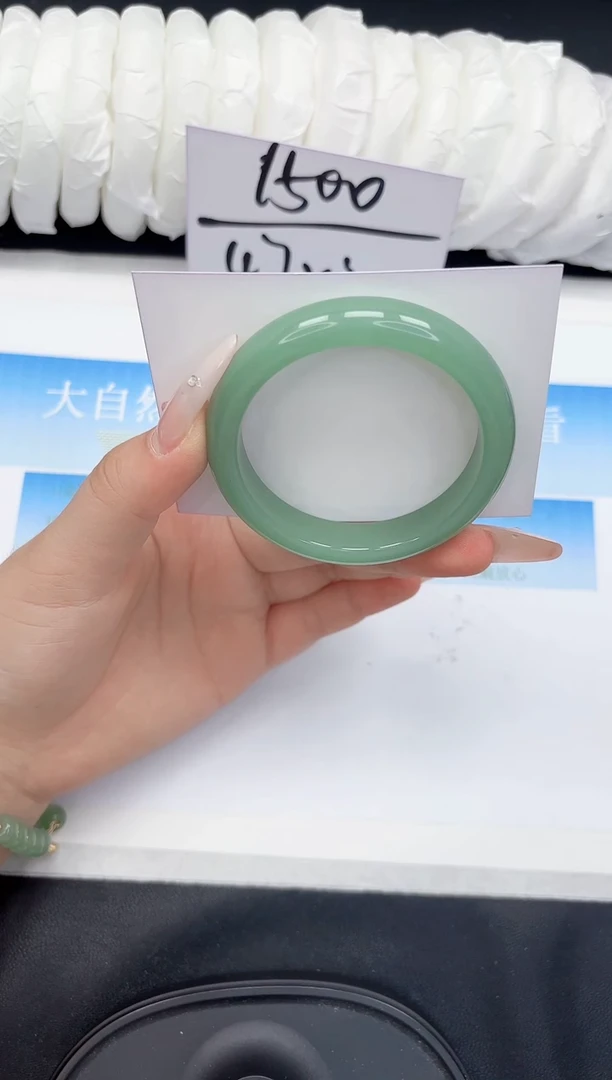 未镶嵌手镯石英质玉82-54