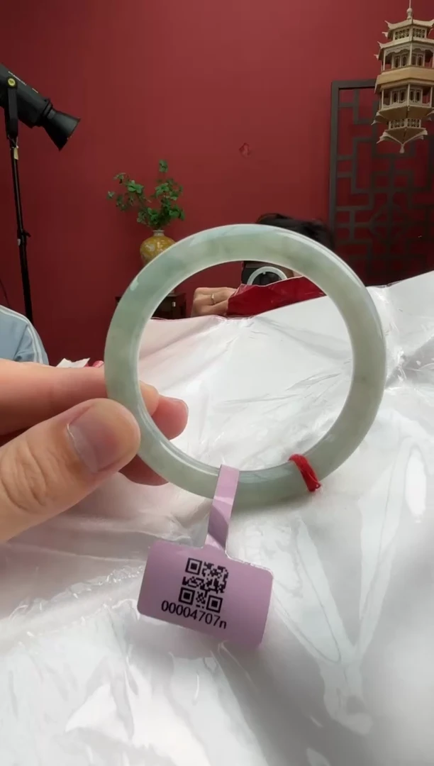 未镶嵌手镯（圆镯）翡翠翡翠手镯2