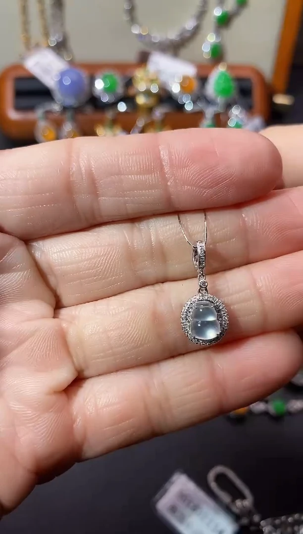 【闪购商品】翡翠吊坠(不含链)18K金镶嵌吊坠