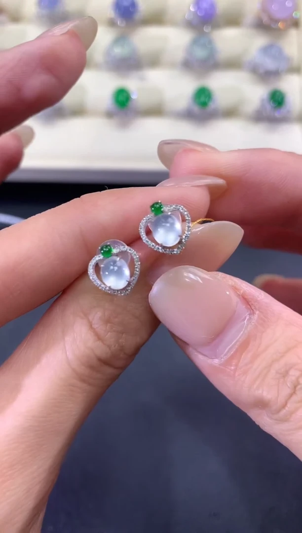 【闪购商品】翡翠耳饰18K金镶嵌a66