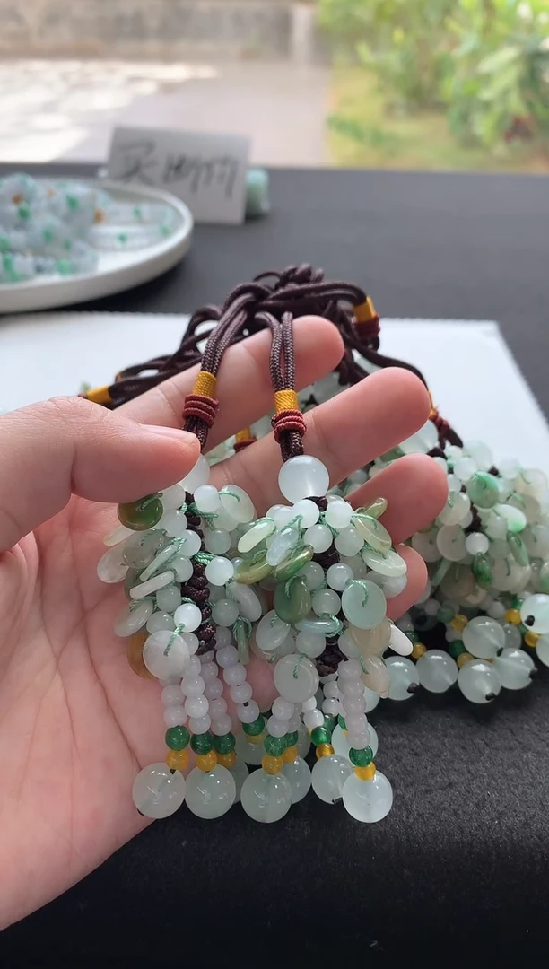 未镶嵌挂件翡翠翡翠挂件多样性发一