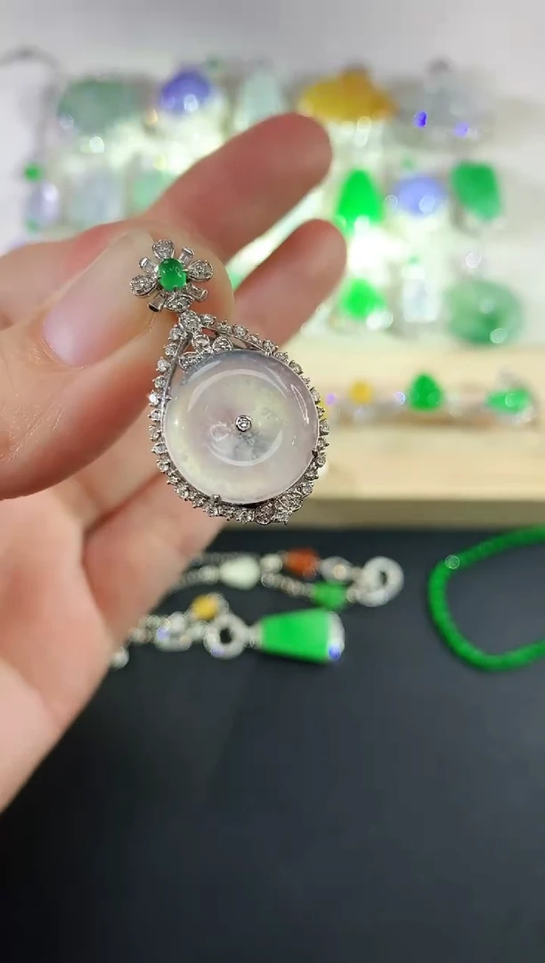 吊坠(不含链)18K金镶嵌翡翠54|6800