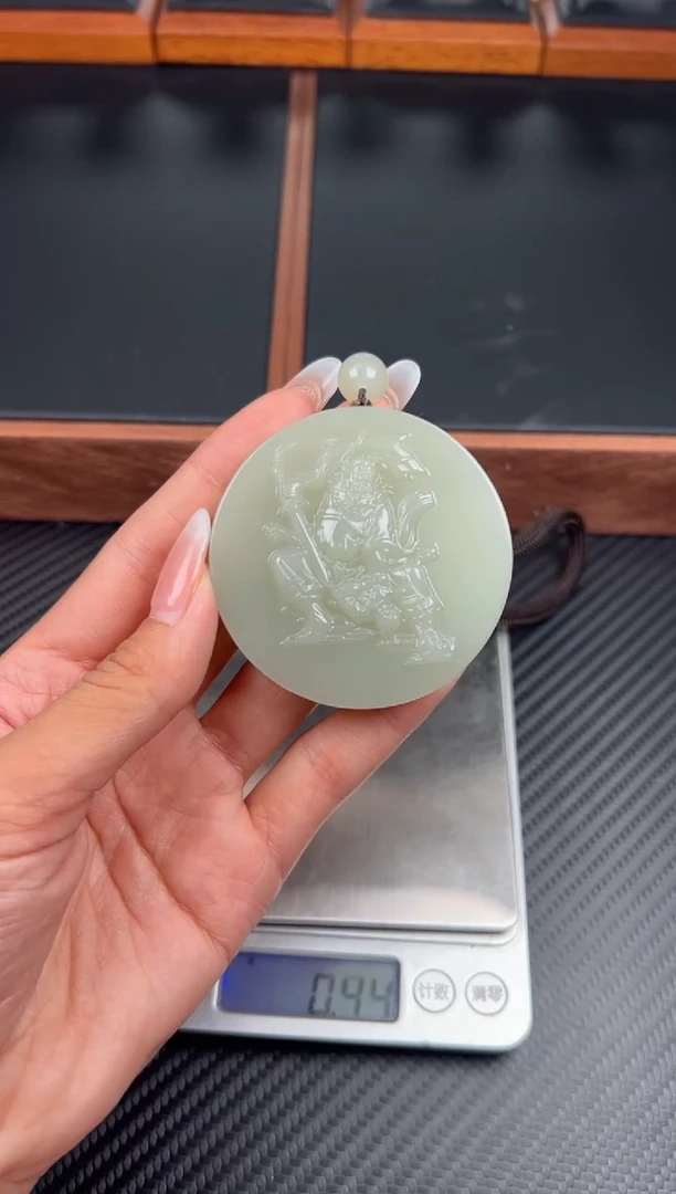 未镶嵌和田玉把件且末微色差近矿把件m