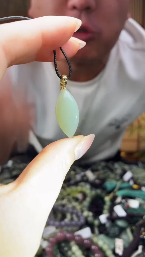 颈饰未镶嵌和田玉多样性发货，拍一发一